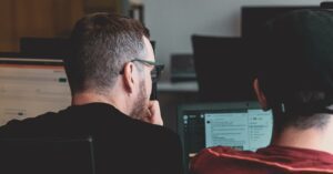 Random Topic Generator vs Writing Prompts: What’s More Effective?
